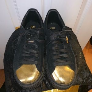 Women’s Puma sneakers